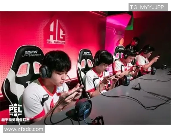 和平精英巨献：深入解析LNG战队的战术布局与作战策略