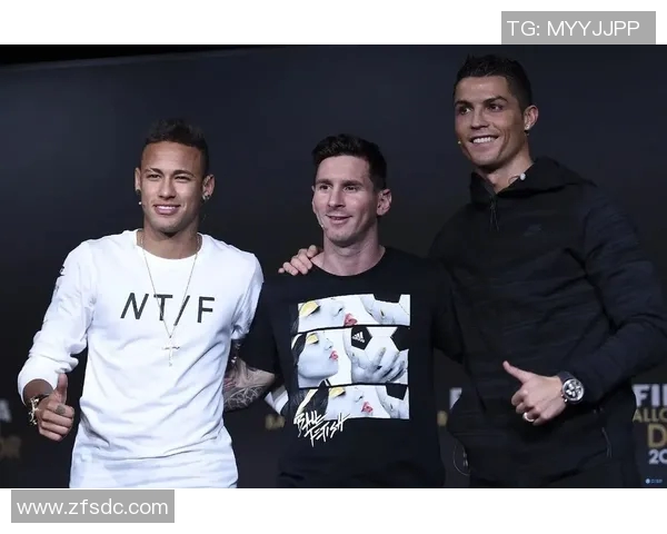 与足球明星同框的那些人背后的故事与精彩瞬间